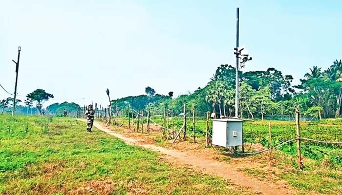 বাংলাদেশ সীমান্তে নাইট ভিশন ক্যামেরা ও অ্যালার্ম বসাল বিএসএফ
