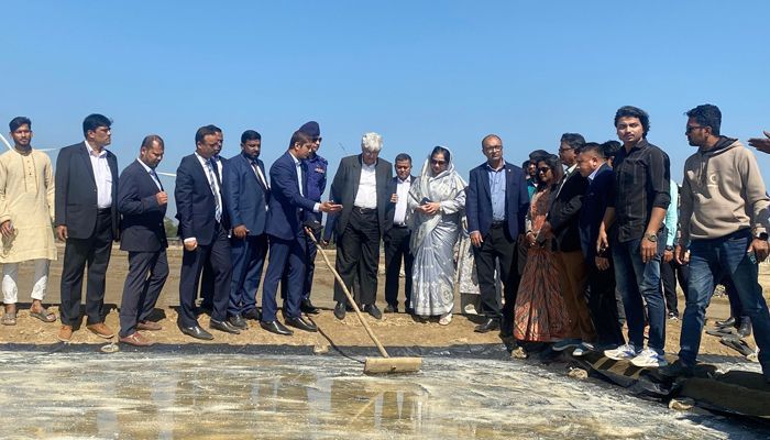 শিল্প উপদেষ্টা আদিলুর রহমান খান। ছবি: সংগৃহীত