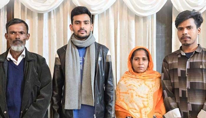 ফেলানীর পরিবারের দায়িত্ব নিলেন উপদেষ্টা আসিফ