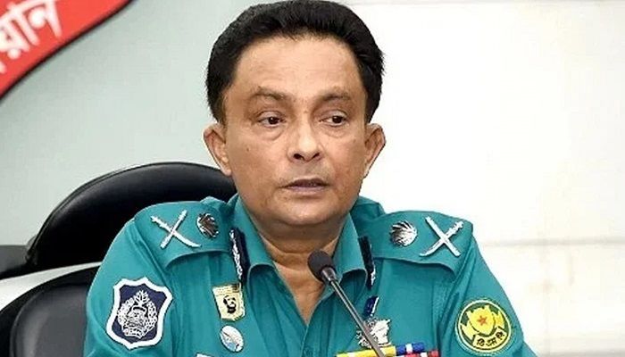 স্ত্রীসহ সাবেক ডিএমপি কমিশনারকে দেশত্যাগে নিষেধাজ্ঞা