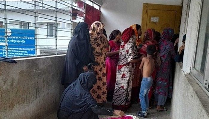 স্বামীর মরদেহ রেখে পালালেন স্ত্রী