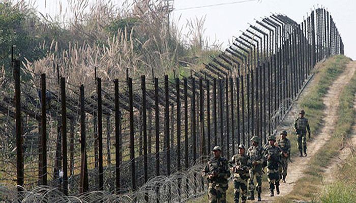 বাংলাদেশ সীমান্তে হঠাৎ ‘অপস অ্যালার্ট’ মহড়া শুরু বিএসএফের