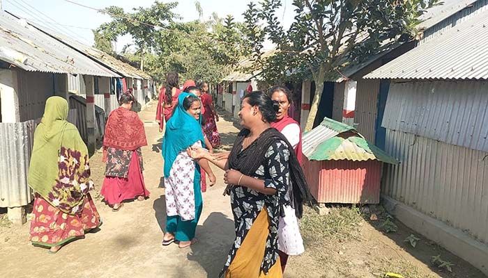শেরপু‌রে ৩য় লি‌ঙ্গের আবাসন কেন্দ্রের বেহাল দশা, সরকারি সাহায্যের দাবি
