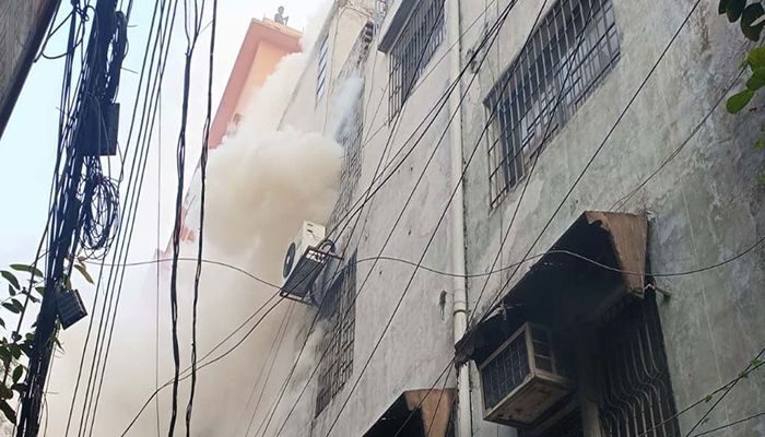 পুরানা পল্টনের বহুতল ভবনে আগুন, নিয়ন্ত্রণে ৫ ইউনিট