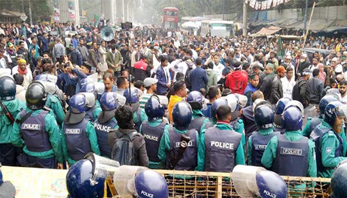 ২৪ ঘণ্টার মধ্যে বন্দি বিডিআর সদস্যদের মুক্তির আলটিমেটাম 