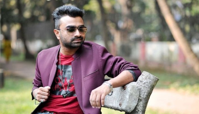 নতুন বছরে নতুন চমক ইমরানের