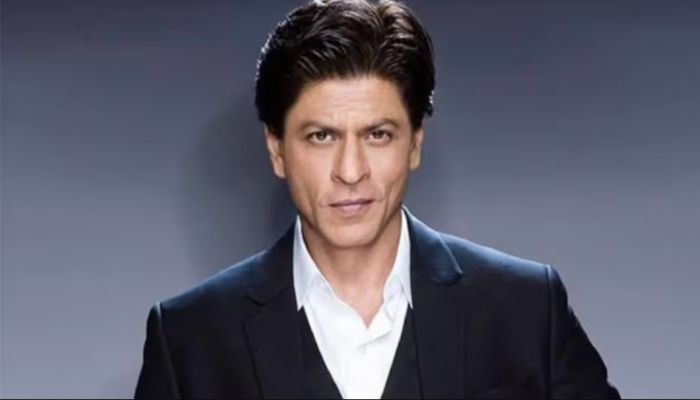 ভক্তের ওপর মেজাজ হারালেন শাহরুখ