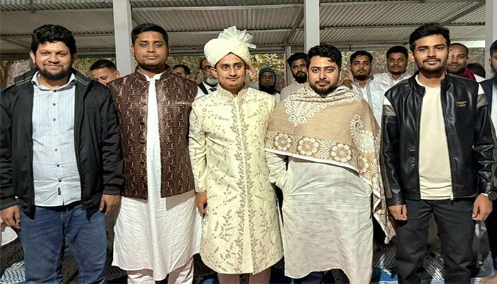 বিয়ের সাজে সারজিস আলম।  ছবি: সংগৃহীত 