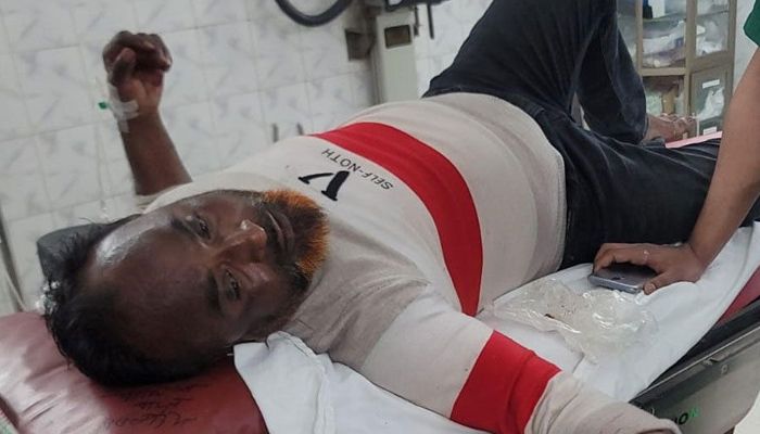 জুলাই হত্যাকাণ্ডের সাক্ষীসহ ৫ জনকে কুপিয়ে জখম