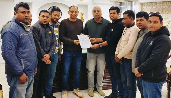 শেরপুরে সাংবাদিকদের ওপর হামলার প্রতিবাদে স্মারকলিপি প্রদান 