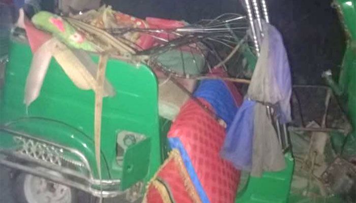 সরিষাবাড়ীতে ট্রাক-সিএনজি মুখোমুখি সংঘর্ষে চালকসহ নিহত ৪