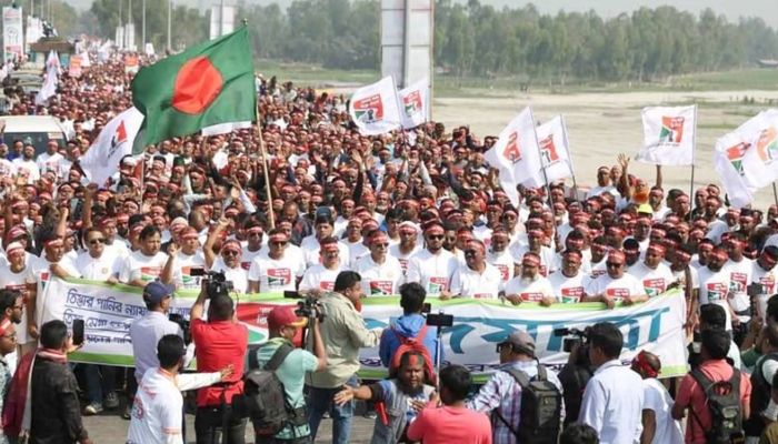 তিস্তা বাঁচানোর পদযাত্রায় জনস্রোত