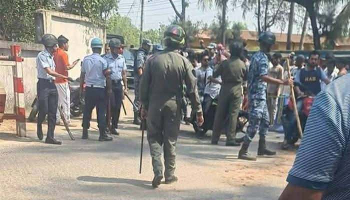 কক্সবাজারে স্থানীয়দের সঙ্গে বিমান বাহিনী সদস্যদের সংঘর্ষে যুবক নিহত
