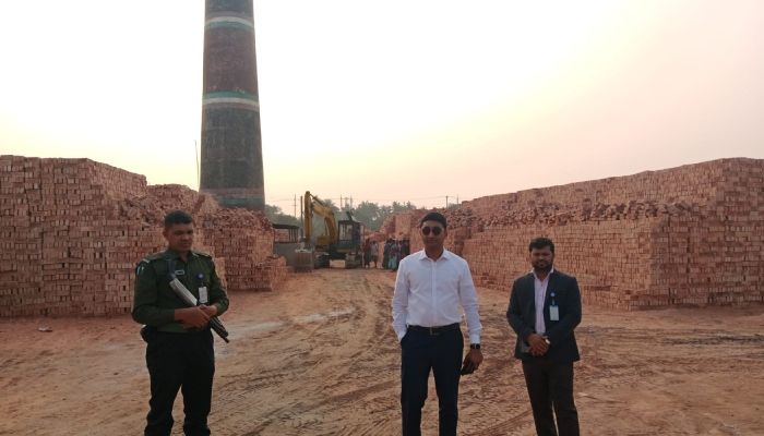 ধামরাই ইটভাটায় ২২ লাখ টাকা জরিমানা