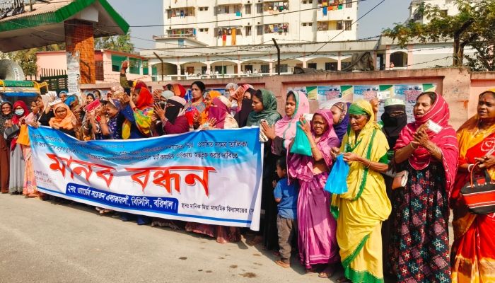 বিসিসির ভুল তথ্যে টিসিবির ৬০ হাজার ফ্যামিলি কার্ড বাতিলের অভিযোগ