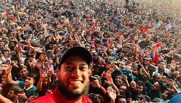 লঞ্চে নয়, ট্রফি নিয়ে তামিম-মুশফিকরা বরিশাল গেলেন চার্টার্ড বিমানে