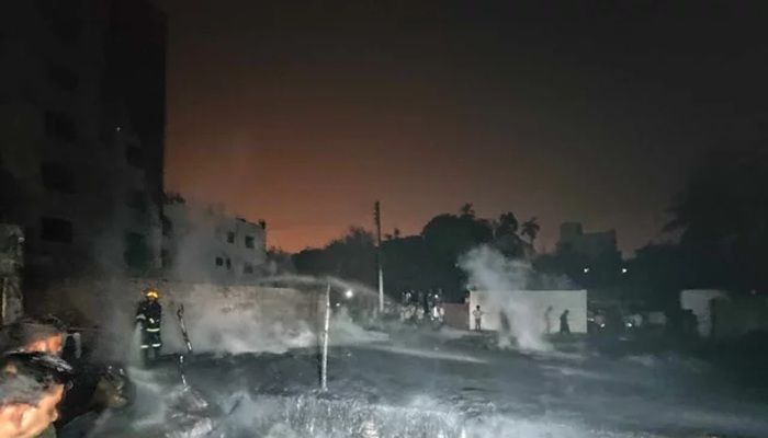 চট্টগ্রামে প্লাস্টিক গোডাউনের আগুন নিয়ন্ত্রণে