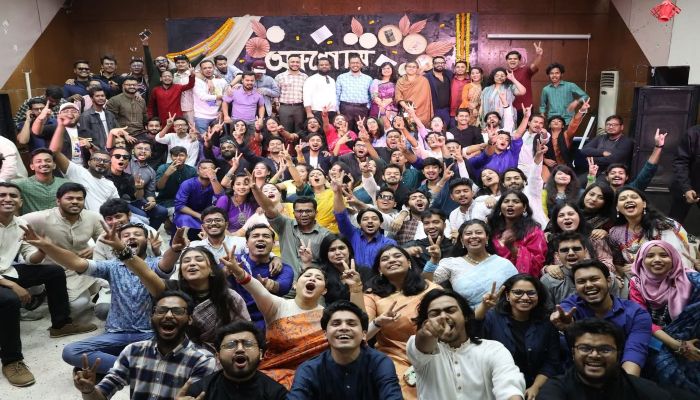 স্টামফোর্ড বিশ্ববিদ্যালয়ের সাংবাদিকতা বিভাগের নবীনবরণ 'অরুণোদয়'  অনুষ্ঠিত