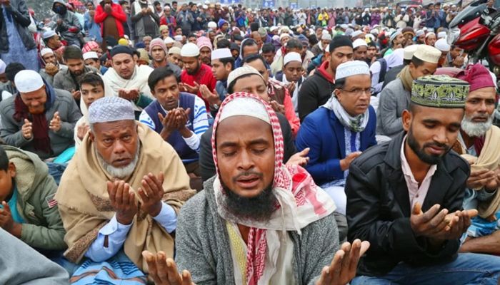 শেষ হলো ইজতেমার প্রথম পর্বের আখেরি মোনাজাত