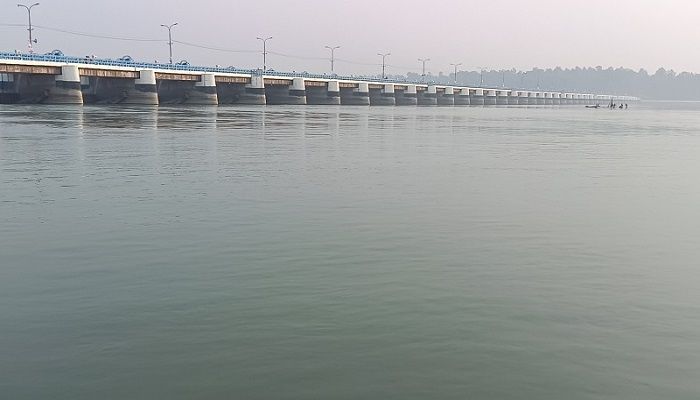 অসময়ে বাড়ছে তিস্তার পানি