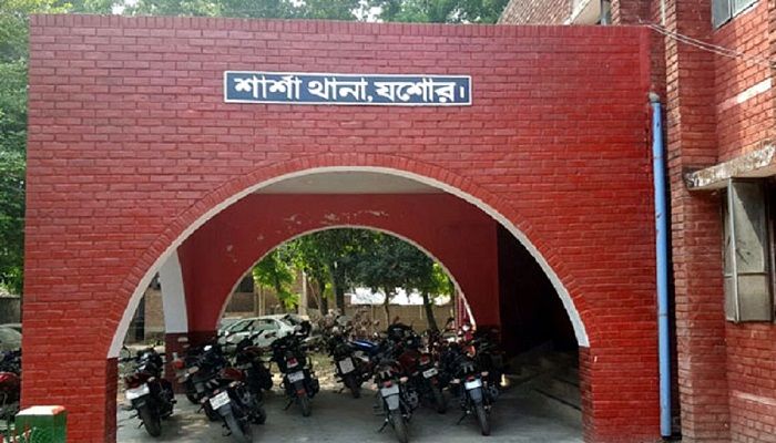 ‘ধর্ষণে’ অন্তঃসত্ত্বা, ভয় দেখিয়ে কিশোরীর গর্ভপাত