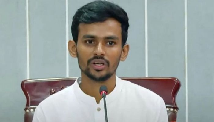যুব ও ক্রীড়া উপদেষ্টা আসিফ মাহমুদ। ফাইল ছবি