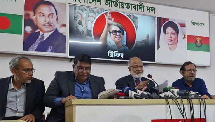 বিএনপি কার্যালয়ে সংবাদ সম্মেলন। ছবি: সংগৃহীত