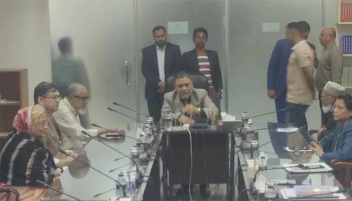 নির্বাচন কমিশনের সঙ্গে বৈঠকে বসেছে বিএনপি।  ছবি: সংগৃহীত 