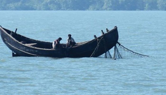 পুরো নাফ নদীতে মাছ শিকারের অনুমতি চায় জেলেরা