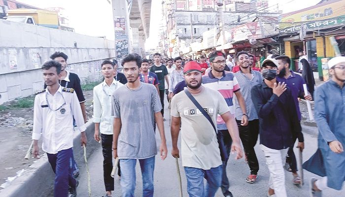 মাকে বললাম কাঁদছ কেন আমরা তো বিজয়ী