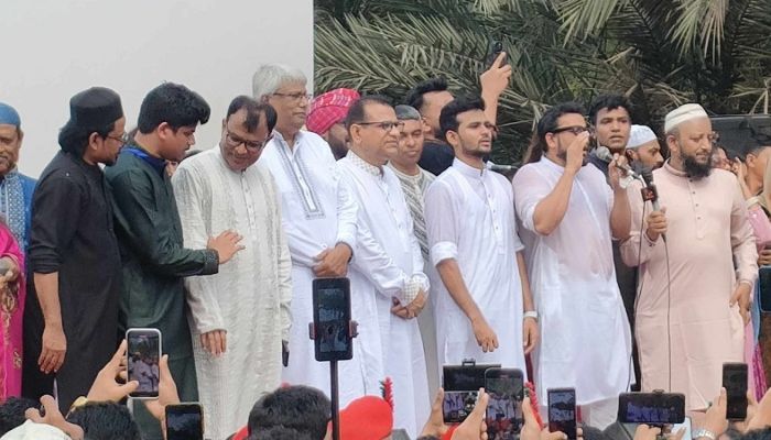 ভবিষ্যতে আরও বড় পরিসরে ঈদের আয়োজন হবে: উপদেষ্টা আসিফ