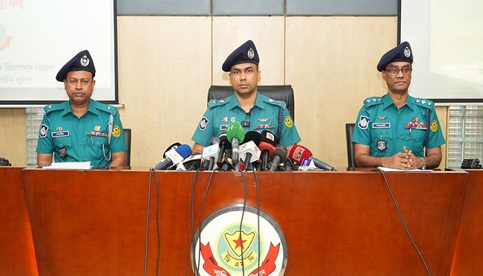 অভিনব প্রতারণার ফাঁদ: ‘ম্যাগনেটিক কয়েন’ প্রতারক চক্রের চার সদস্য গ্রেপ্তার