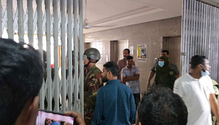 বিএসএমএমইউতে এসে অবরুদ্ধ প্রাণ গোপালের মেয়ে