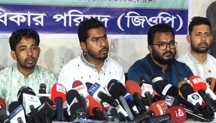 ছাত্র উপদেষ্টাদের পদত্যাগ চাইলেন নূর