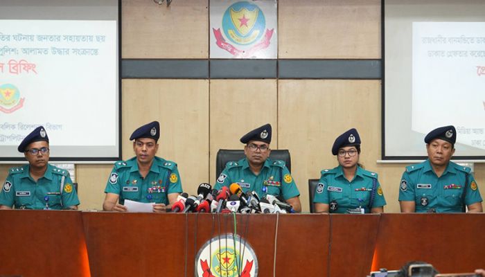 ধানমন্ডিতে ‘ভুয়া’ র‌্যাব-ম্যাজিস্ট্রেট-সাংবাদিক পরিচয়ে ডাকাতি, গ্রেপ্তার ৬
