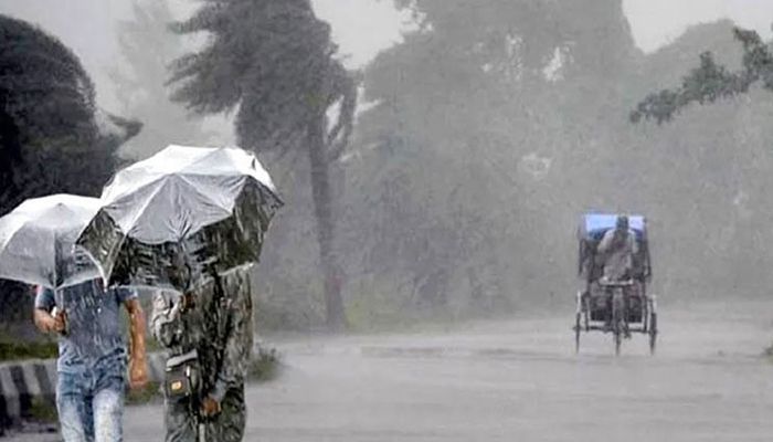 টানা ৩ দিন ঝড়-বৃষ্টির পূর্বাভাস, গরম নিয়ে নতুন বার্তা