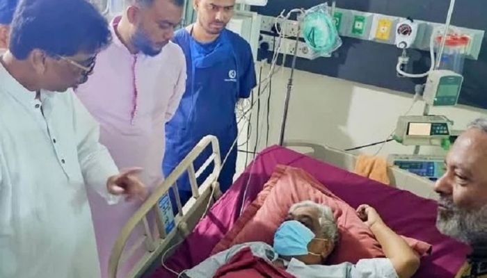 ঢাকায় আসার পথে হঠাৎ অসুস্থ হয়ে হাসপাতালে বিএনপি নেতা বুলু