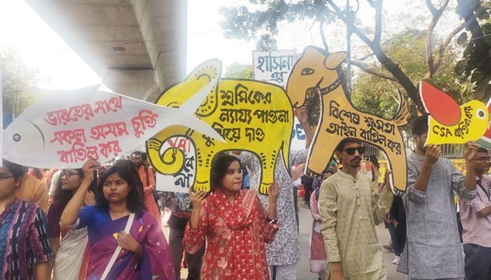 নববর্ষের শোভাযাত্রা থেকে শিক্ষার্থীদের বার্তা: ‘বিশেষ ক্ষমতা আইন বাতিল করো’
