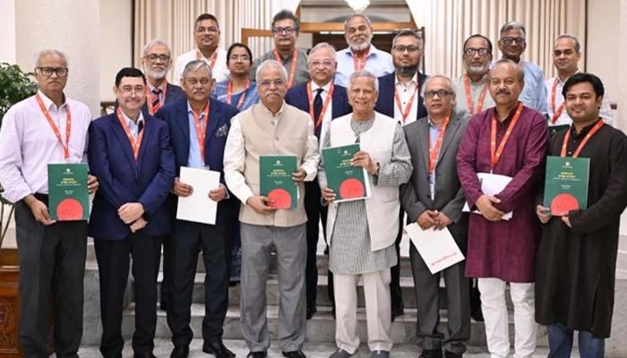 শ্রম সংস্কার কমিশনের প্রতিবেদন জমা