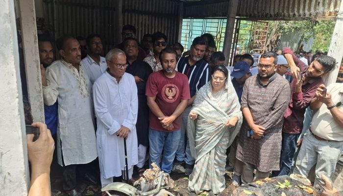 মানবেন্দ্রকে ‘কিনতে না পেরে’ বাড়িতে আগুন: রিজভী
