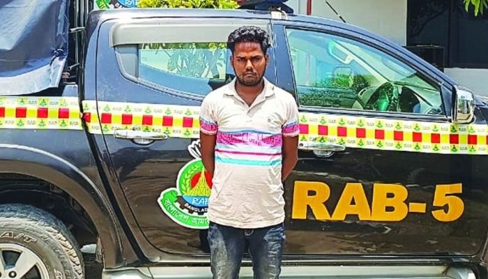 চাঁপাইনবাবগঞ্জে আড়াই কোটি টাকার হেরোইন জব্দ