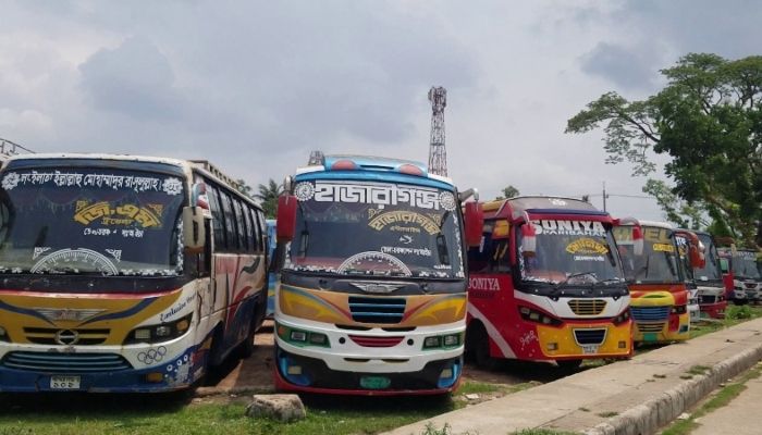 ভোলায় বাস ধর্মঘট, দুর্ভোগে যাত্রীরা