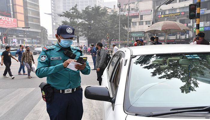 ট্রাফিক আইন লঙ্ঘনে ডিএমপির ১৫৩৯ মামলা