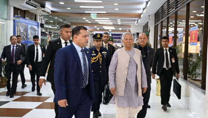 ব্যাংককের উদ্দেশে ঢাকা ছাড়লেন প্রধান উপদেষ্টা