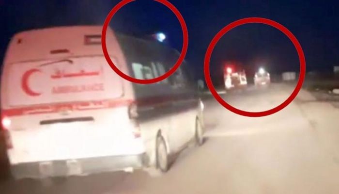 ইসরায়েলি সেনারা হামলার সময় স্বাস্থ্যকর্মীদের গাড়িতে আলো জ্বলছিল। ছবি: সংগৃহীত