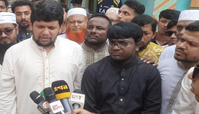 কাউকে চরমপন্থার সুযোগ নিতে দেওয়া হবে না: মাহফুজ আলম