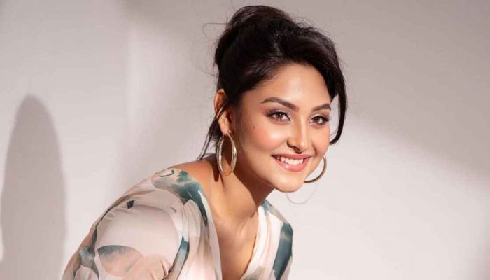 অনৈতিক প্রস্তাবের কারণেই কি শাকিব খানের ‘তাণ্ডব’ থেকে বাদ পড়লেন অভিনেত্রী 