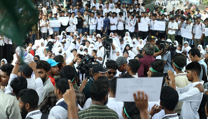 ‘অসন্তুষ্ট’ কারিগরি শিক্ষার্থীদের কঠোর আন্দোলনের হুঁশিয়ারি