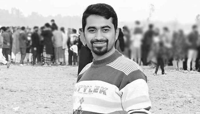 হেডফোন কেড়ে নিলো যুবকের প্রাণ