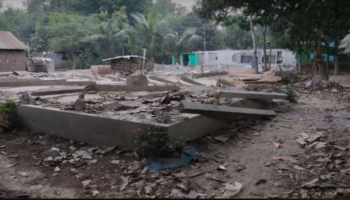 আসামি হলেই লুটপাট হয় বাড়িঘর